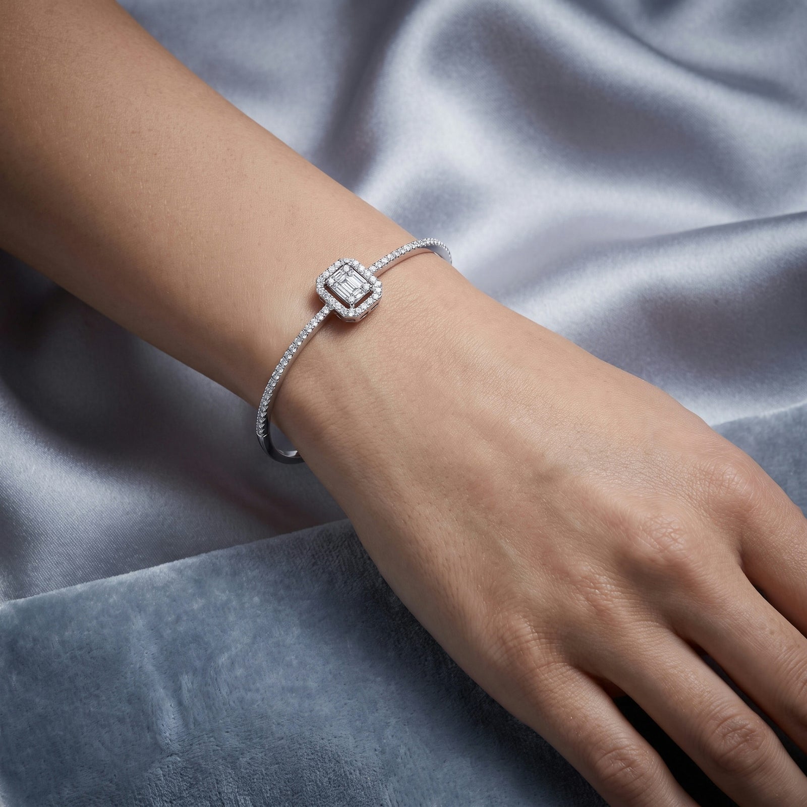 Diamond Bangle DBA126