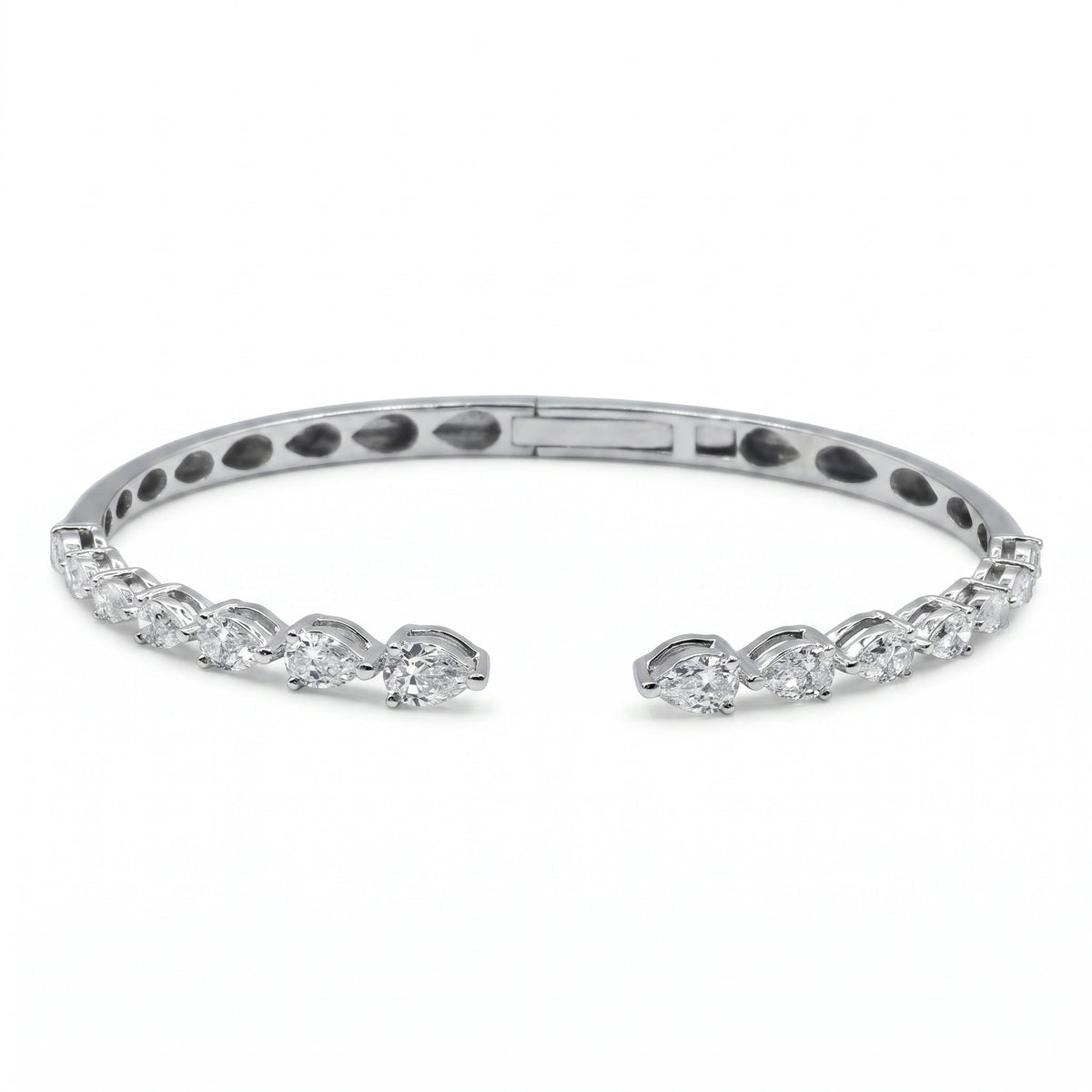 Diamond Bangle DBA127
